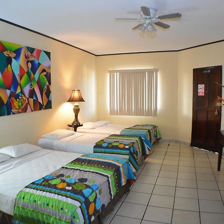 Hotel Los Balcones De Chinandega Exterior foto