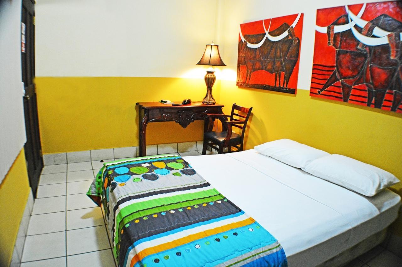 Hotel Los Balcones De Chinandega Cameră foto