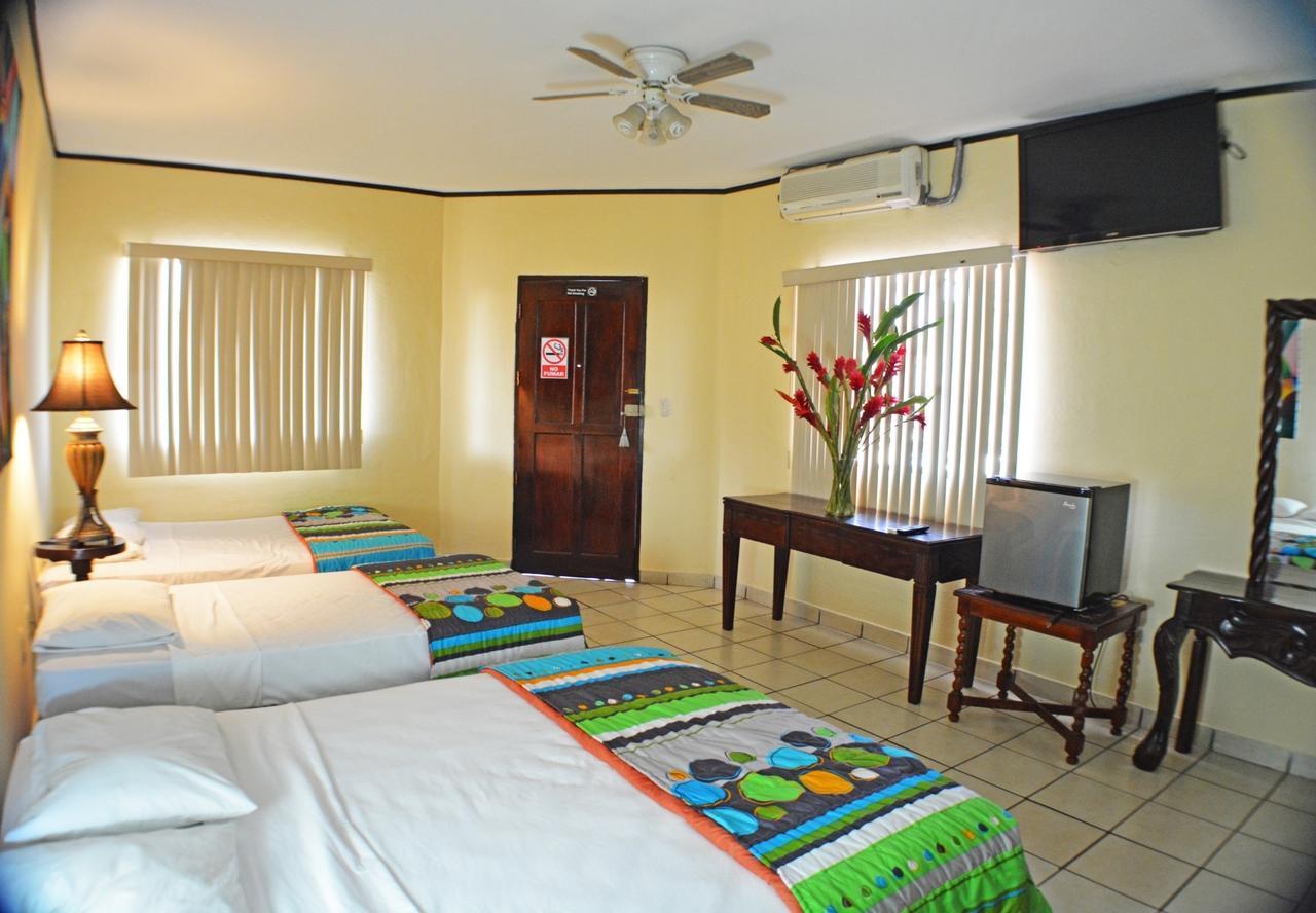 Hotel Los Balcones De Chinandega Cameră foto