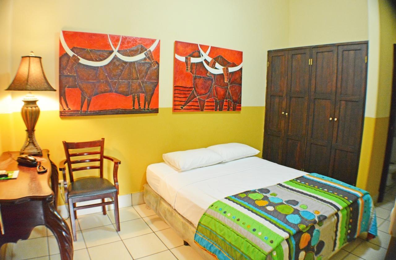 Hotel Los Balcones De Chinandega Cameră foto