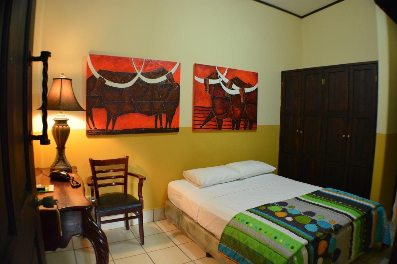 Hotel Los Balcones De Chinandega Exterior foto
