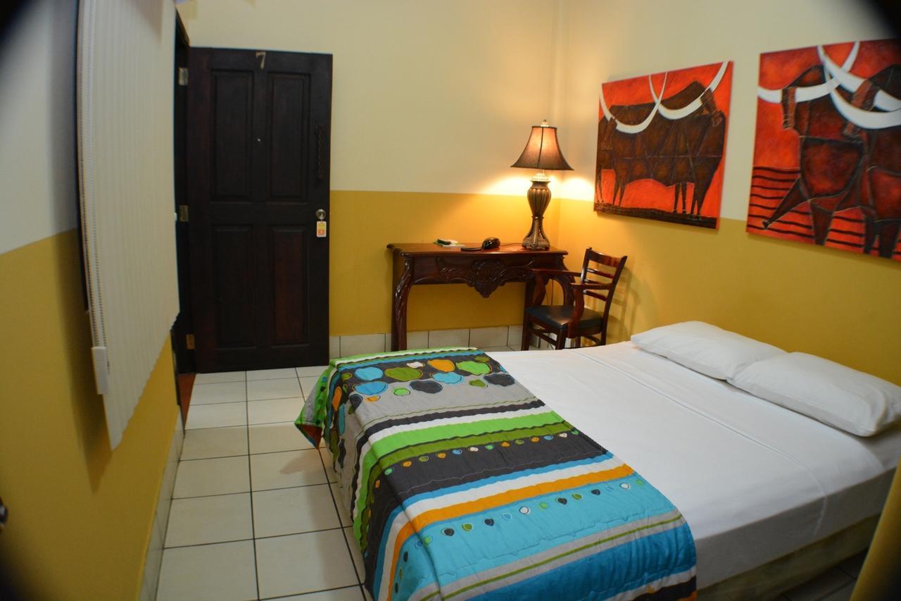 Hotel Los Balcones De Chinandega Exterior foto