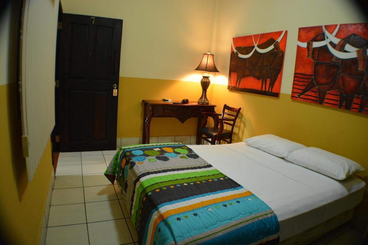 Hotel Los Balcones De Chinandega Exterior foto